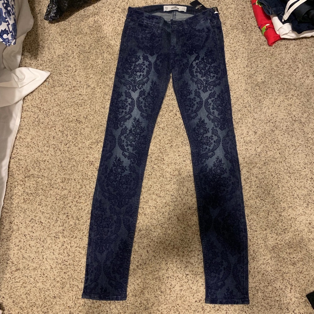 Hollister skinny decal pants